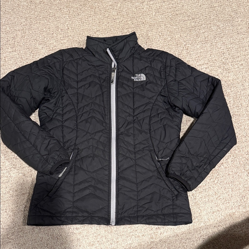 The North Face Black Quilted Jacket with Gray Accents Girls Large